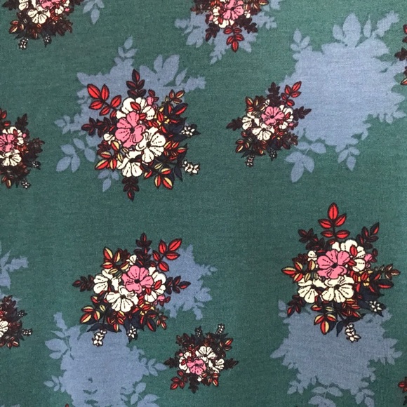 Lula Roe Julia - Picture 5 of 6